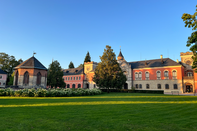 Sychrovský zámek